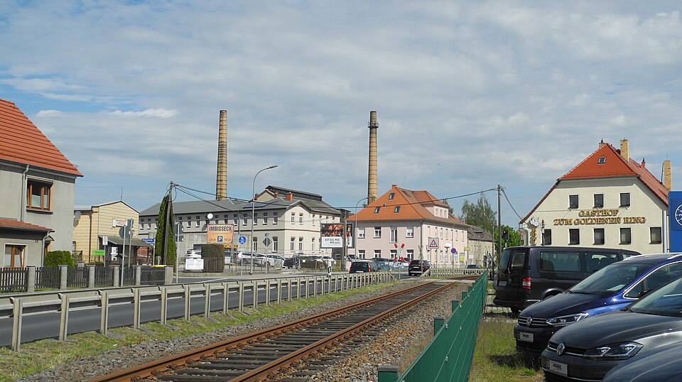 Umzug von Ottendorf-Okrilla nach Zypern per Container: Ottendorf Okrilla Königsbrücker Straße in Ottendorf-Okrilla – Foto: SchiDD, CC BY 4.0, via Wikimedia Commons Umzug von Ottendorf-Okrilla nach Zypern per Container: Ottendorf Okrilla Königsbrücker Straße in Ottendorf-Okrilla