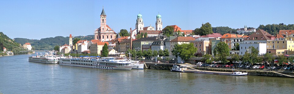 Umzug von Passau nach Zypern per Container: Passau Altstadt Panorama – Foto: Aconcagua, CC BY-SA 3.0, via Wikimedia Commons Umzug von Passau nach Zypern per Container: Passau Altstadt Panorama