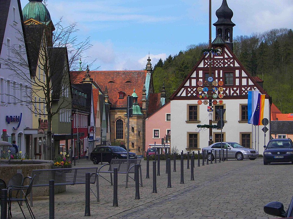 Umzug von Pegnitz nach Zypern per Container: Pegnitz Marktplatz – Foto: Benreis, CC BY-SA 3.0, via Wikimedia Commons Umzug von Pegnitz nach Zypern per Container: Pegnitz Marktplatz