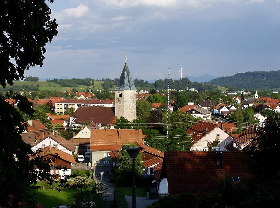 Umzug von Peiting nach Zypern per Container: Lourdesgrotte, Peiting v W – Foto: Flodur63, CC BY-SA 3.0, via Wikimedia Commons Umzug von Peiting nach Zypern per Container: Lourdesgrotte, Peiting v W