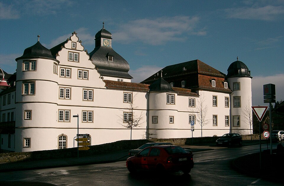 Umzug von Pfedelbach nach Zypern per Container: Pfedelbach Schloss