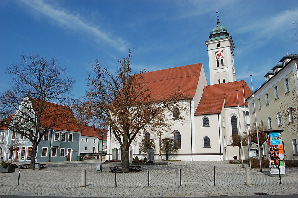 Umzug von Pfreimd nach Zypern per Container: Bild Pfreimd Marktplatz – Foto: Alois Köppl, Gleiritsch, CC BY-SA 3.0, via Wikimedia Commons Umzug von Pfreimd nach Zypern per Container: Bild Pfreimd Marktplatz