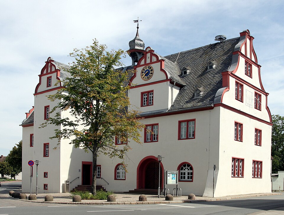 Umzug von Pfungstadt nach Zypern per Container: Pfungstadt Altes Rathaus – Foto: Kuebi = Armin Kübelbeck, CC BY-SA 3.0, via Wikimedia Commons Umzug von Pfungstadt nach Zypern per Container: Pfungstadt Altes Rathaus