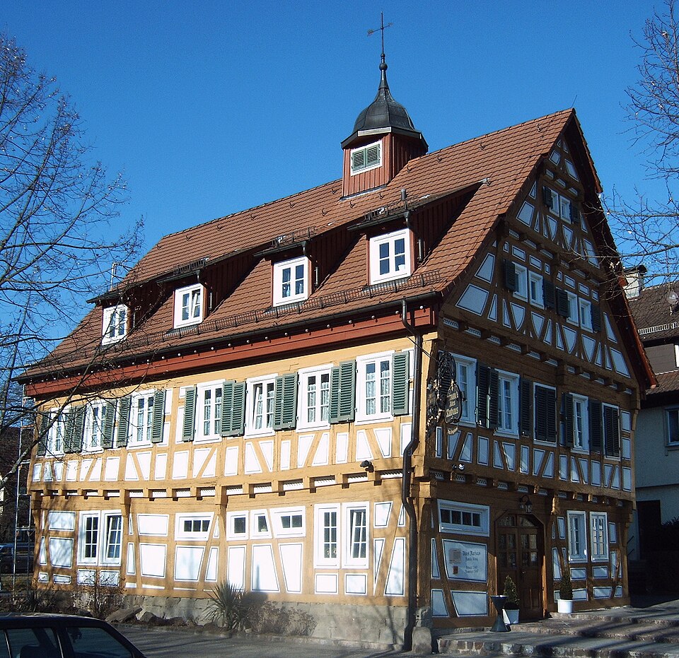 Umzug von Plüderhausen nach Zypern per Container: Pluederhausen Altes Rathaus in Plüderhausen – Foto: dealerofsalvation, CC BY-SA 4.0, via Wikimedia Commons Umzug von Plüderhausen nach Zypern per Container: Pluederhausen Altes Rathaus in Plüderhausen