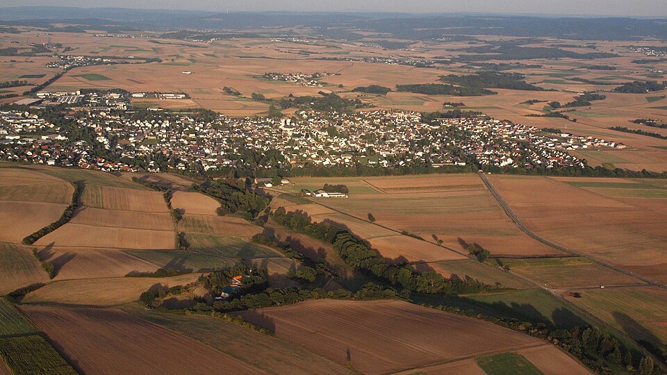 Umzug von Polch nach Zypern per Container: Stadtansicht Polch – Foto: Wolkenkratzer, CC BY-SA 4.0, via Wikimedia Commons Umzug von Polch nach Zypern per Container: Stadtansicht Polch