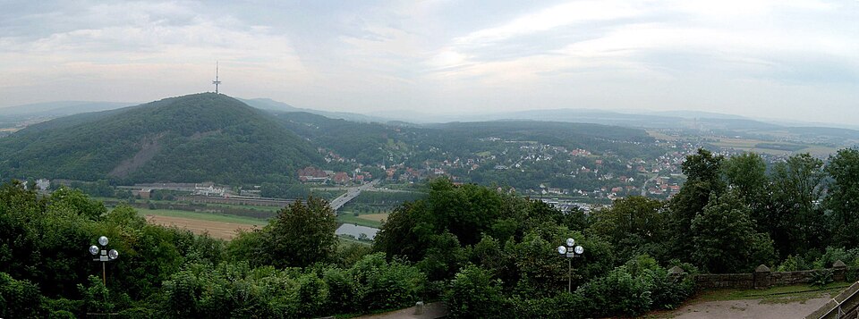 Umzug von Porta Westfalica nach Zypern per Container: Stadtansicht Porta Westfalica – Foto: Wikimedia-Autor, CC BY-SA 3.0, via Wikimedia Commons Umzug von Porta Westfalica nach Zypern per Container: Stadtansicht Porta Westfalica