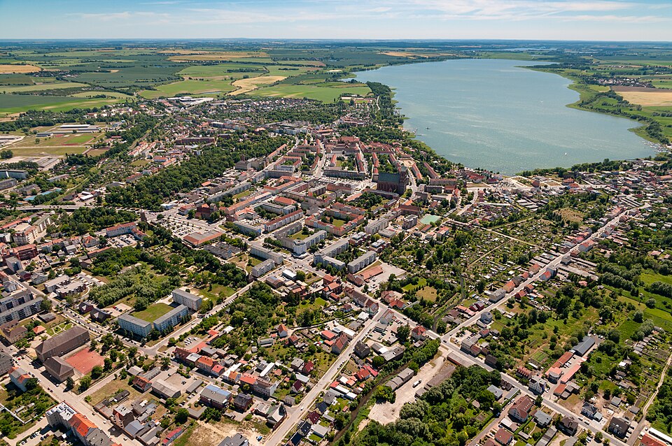 Umzug von Prenzlau nach Zypern per Container: in Prenzlau – Foto: Ralf Roletschek, GFDL 1.2, via Wikimedia Commons Umzug von Prenzlau nach Zypern per Container: in Prenzlau