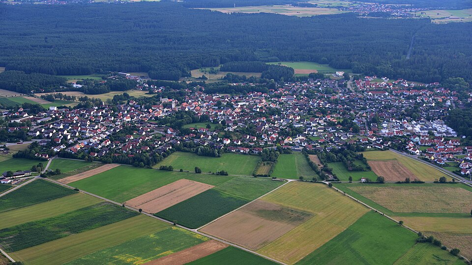 Umzug von Pyrbaum nach Zypern per Container: Stadtansicht Pyrbaum – Foto: Wolkenkratzer, CC BY-SA 4.0, via Wikimedia Commons Umzug von Pyrbaum nach Zypern per Container: Stadtansicht Pyrbaum