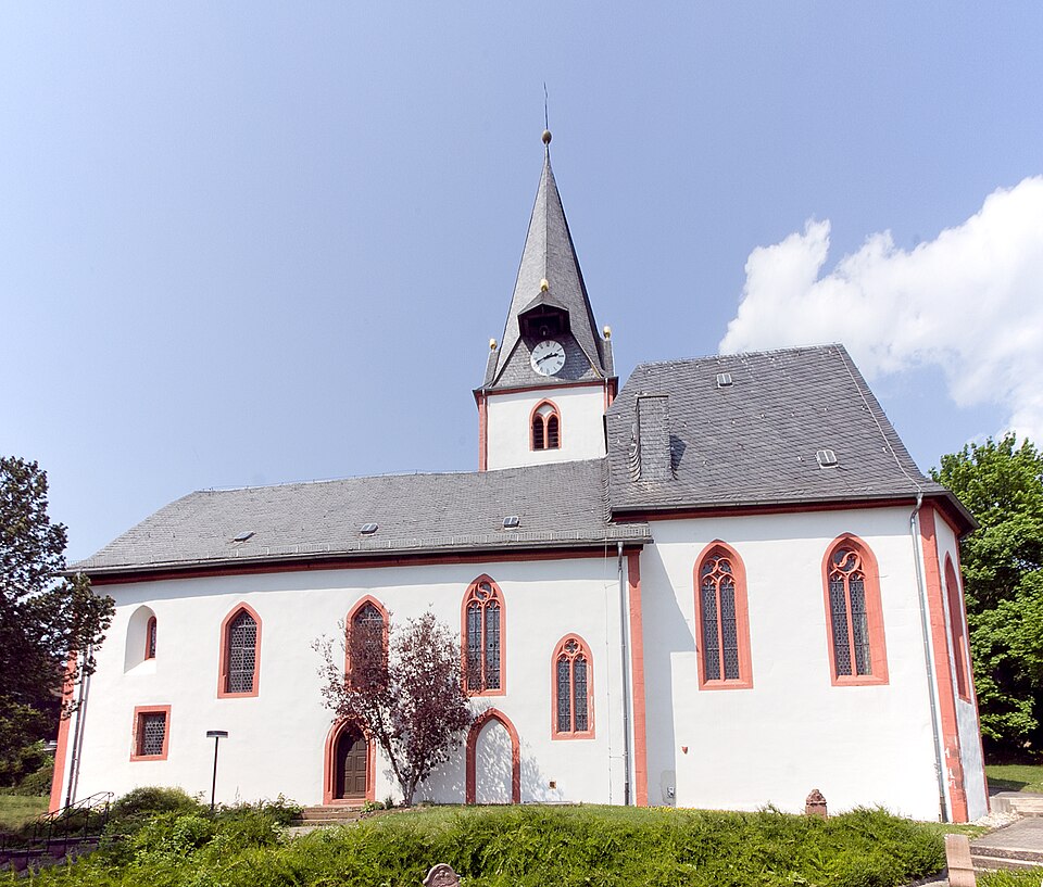 Umzug von Ranstadt nach Zypern per Container: Ranstadt-Dauernheim Kirche – Foto: Sven Teschke, CC BY-SA 3.0 de, via Wikimedia Commons Umzug von Ranstadt nach Zypern per Container: Ranstadt-Dauernheim Kirche