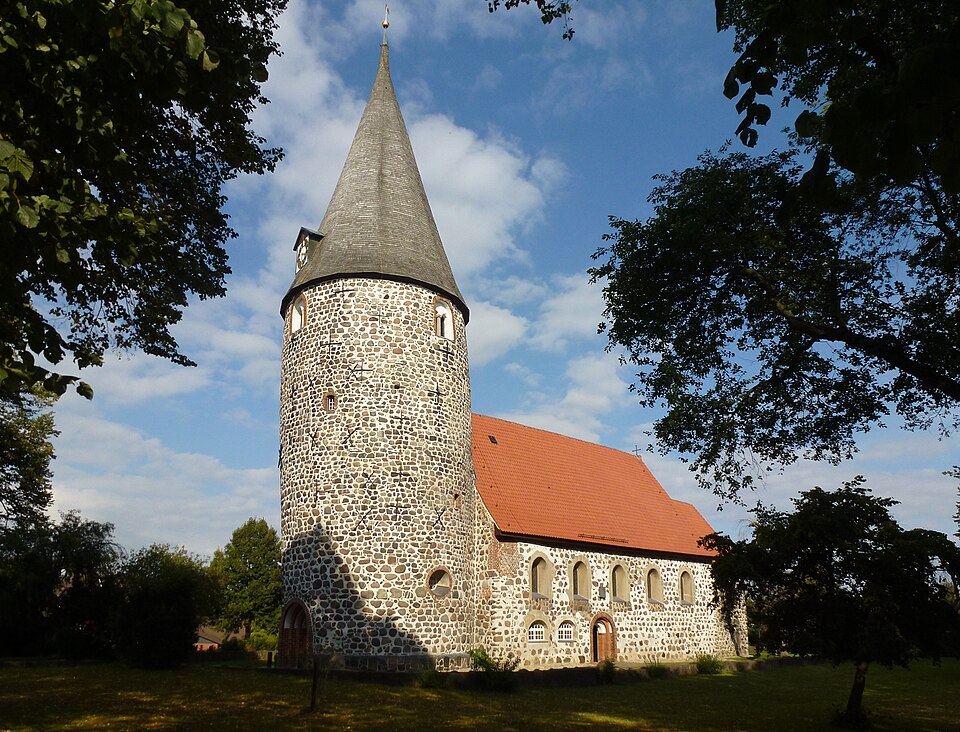 Umzug von Ratekau nach Zypern per Container: Vicelinkirche (Ratekau) – Foto: Holger.Ellgaard, CC BY-SA 3.0, via Wikimedia Commons Umzug von Ratekau nach Zypern per Container: Vicelinkirche (Ratekau)
