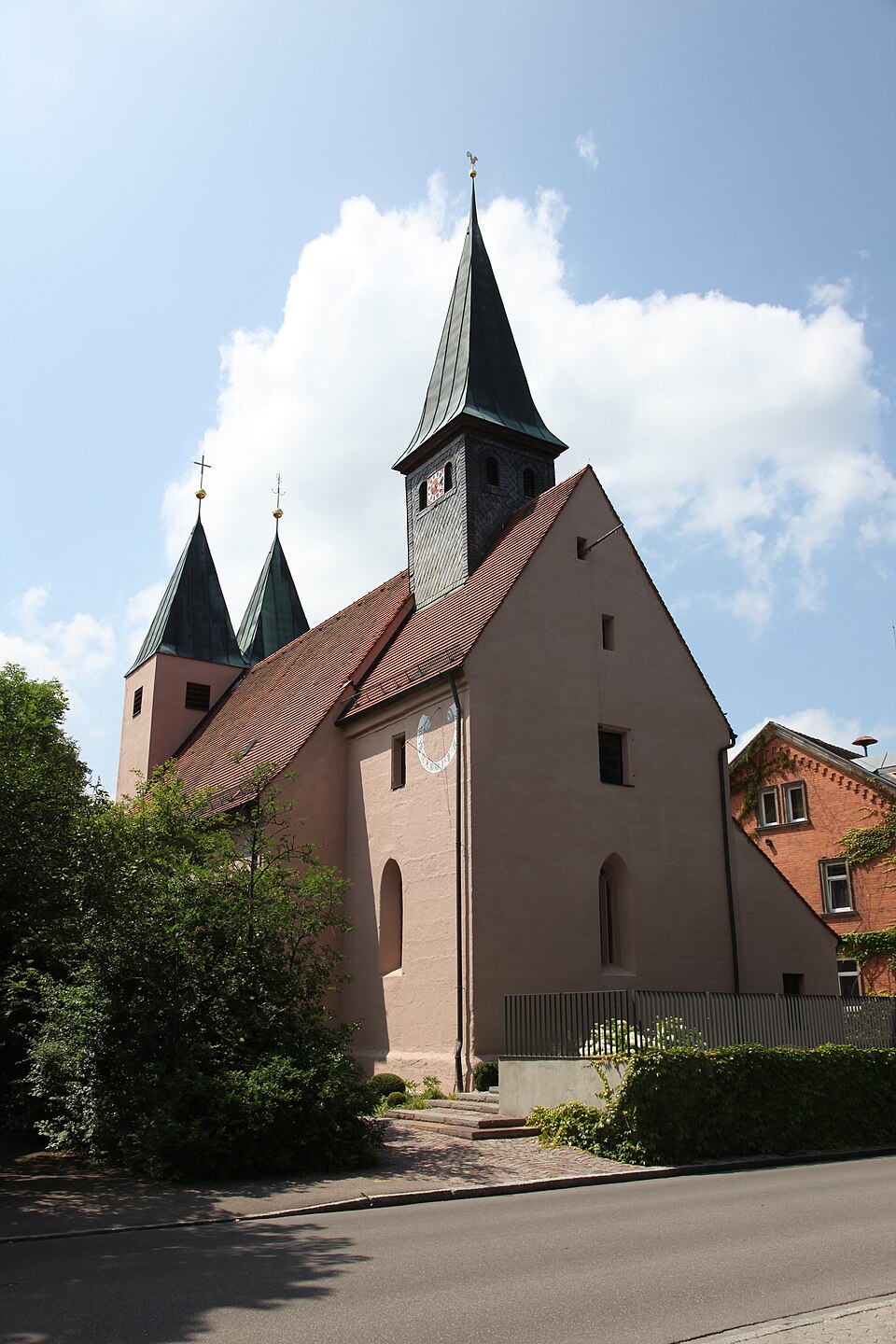 Umzug von Rednitzhembach nach Zypern per Container: Ev kirche Rednitzhembach – Foto: Hans A. Rosbach, CC BY-SA 3.0, via Wikimedia Commons Umzug von Rednitzhembach nach Zypern per Container: Ev kirche Rednitzhembach