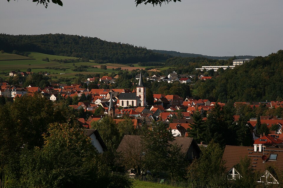 Umzug von Reichelsheim nach Zypern per Container: Blick auf Reichelsheim im Odenwald – Foto: Reiner Müller, 64395 Brensbach, Germany, CC BY-SA 3.0, via Wikimedia Commons Umzug von Reichelsheim nach Zypern per Container: Blick auf Reichelsheim im Odenwald