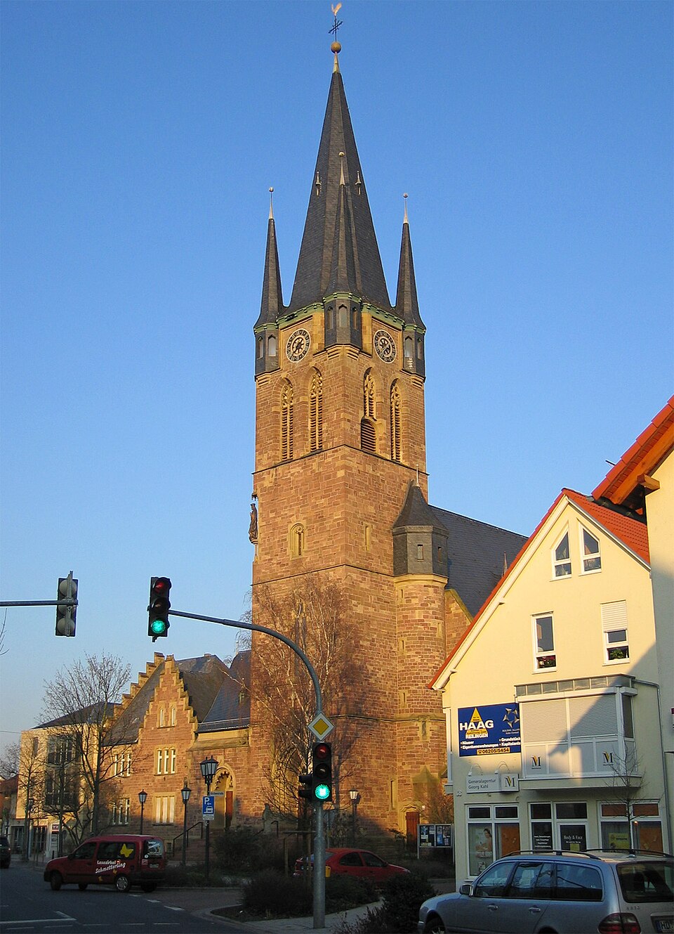 Umzug von Reilingen nach Zypern per Container: Reilingen katholische Kirche – Foto: Wikimedia-Autor, CC BY-SA 3.0, via Wikimedia Commons Umzug von Reilingen nach Zypern per Container: Reilingen katholische Kirche