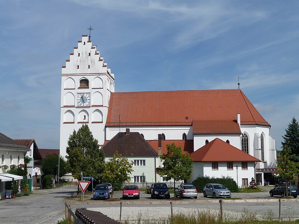 Umzug von Reisbach nach Zypern per Container: Pfarrkirche Reisbach – Foto: Konrad Lackerbeck, CC BY 3.0, via Wikimedia Commons Umzug von Reisbach nach Zypern per Container: Pfarrkirche Reisbach