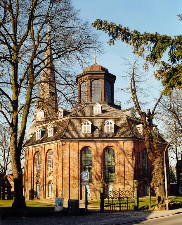Umzug von Rellingen nach Zypern per Container: Rellinger Kirche in Rellingen
