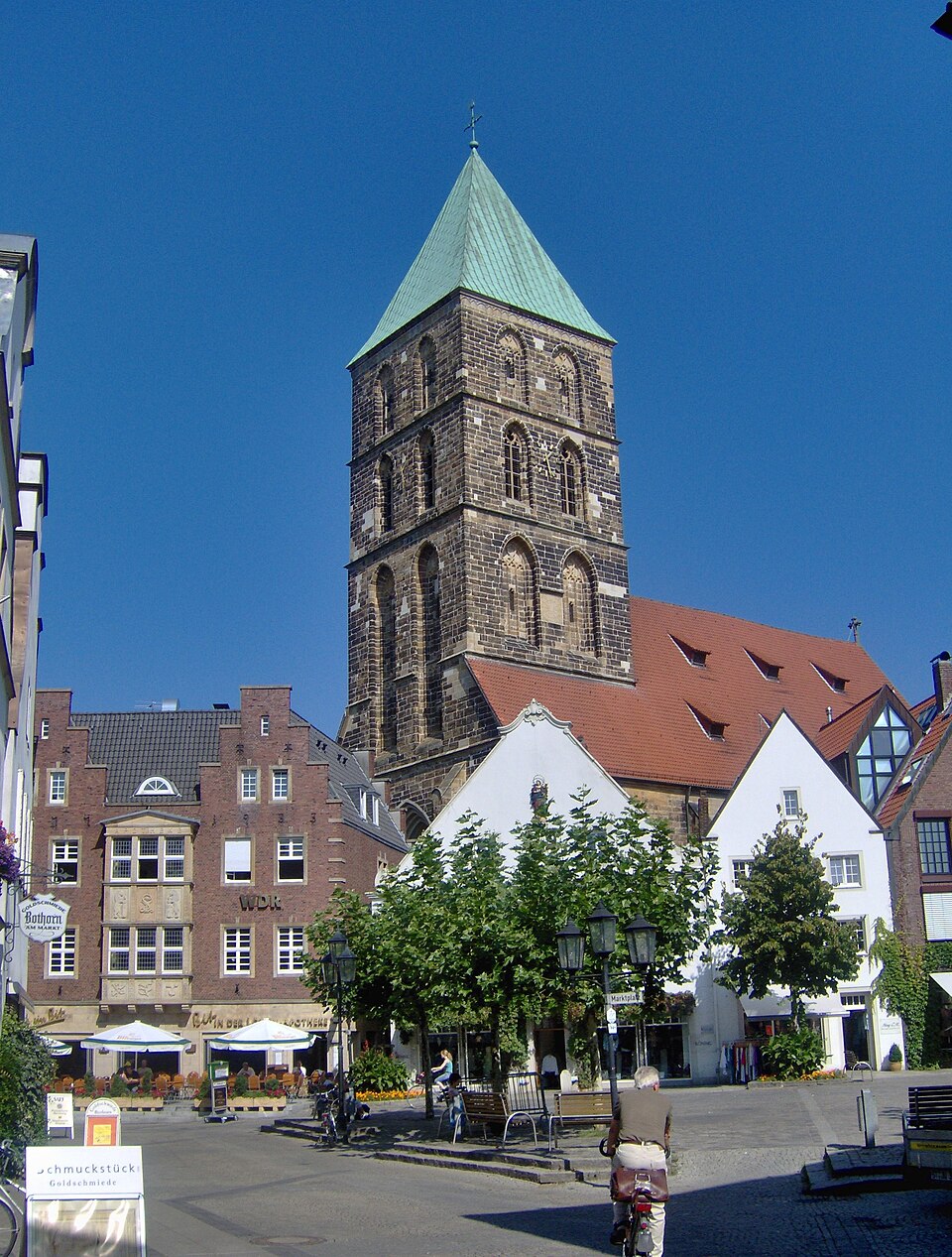 Umzug von Rheine nach Zypern per Container: Stadtkirche Sankt Dionysus Rheine – Foto: Tubantia, CC BY-SA 3.0, via Wikimedia Commons Umzug von Rheine nach Zypern per Container: Stadtkirche Sankt Dionysus Rheine