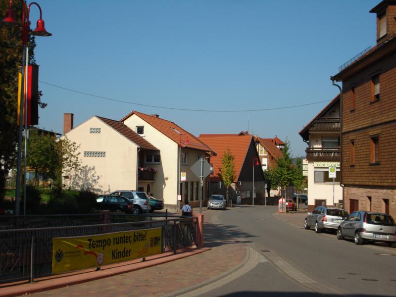 Umzug von Rimbach nach Zypern per Container: Centro zotzenbach in Rimbach – Foto: Ariel Nieto, Public domain, via Wikimedia Commons Umzug von Rimbach nach Zypern per Container: Centro zotzenbach in Rimbach