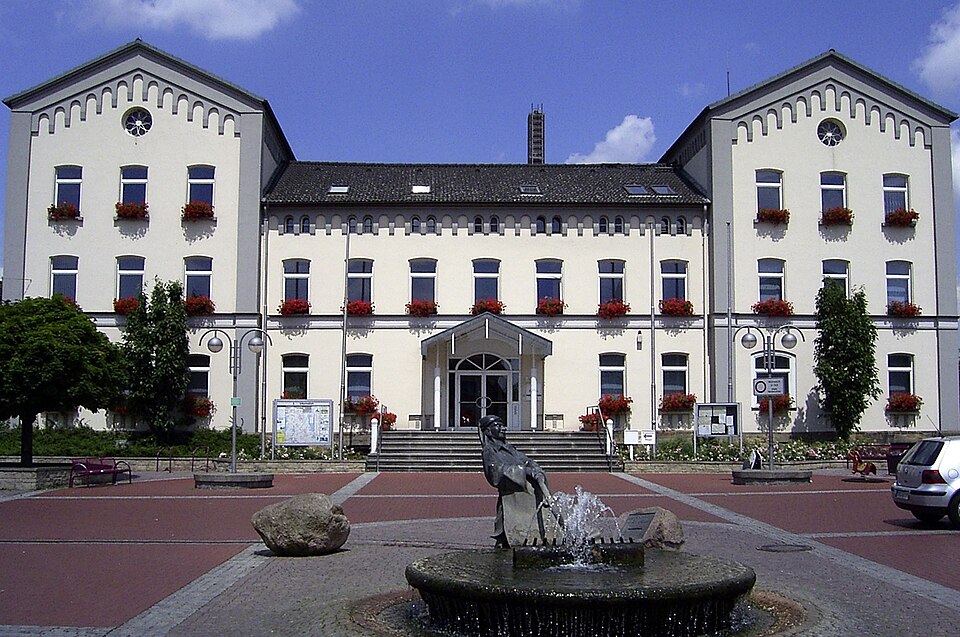 Umzug von Rodenberg nach Zypern per Container: Stadtansicht Rodenberg – Foto: Tortuosa, CC BY-SA 3.0, via Wikimedia Commons Umzug von Rodenberg nach Zypern per Container: Stadtansicht Rodenberg
