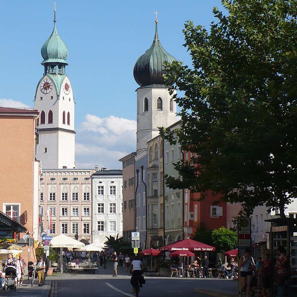Umzug von Rosenheim nach Zypern per Container: Rosenheim Hl.-Geist – Foto: G.Piezinger, CC BY-SA 3.0, via Wikimedia Commons Umzug von Rosenheim nach Zypern per Container: Rosenheim Hl.-Geist