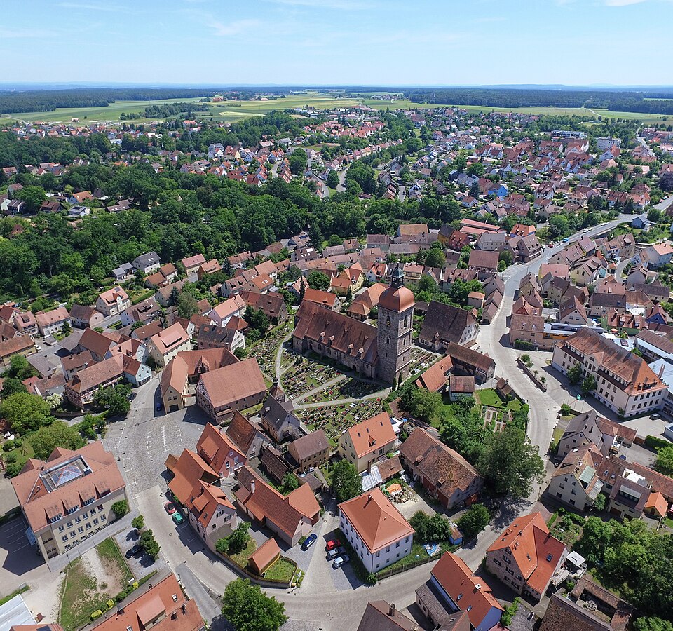 Umzug von Roßtal nach Zypern per Container: Ortskern in Roßtal – Foto: Franck-N, CC BY-SA 4.0, via Wikimedia Commons Umzug von Roßtal nach Zypern per Container: Ortskern in Roßtal