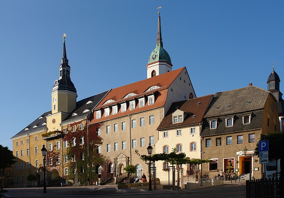 Umzug von Roßwein nach Zypern per Container: Rosswein Markt in Roßwein – Foto: User:Kolossos, CC BY-SA 3.0, via Wikimedia Commons Umzug von Roßwein nach Zypern per Container: Rosswein Markt in Roßwein
