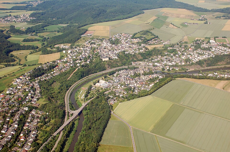 Umzug von Runkel nach Zypern per Container: Aerial DSC Runkel – Foto: Fritz Geller-Grimm, CC BY-SA 3.0, via Wikimedia Commons Umzug von Runkel nach Zypern per Container: Aerial DSC Runkel