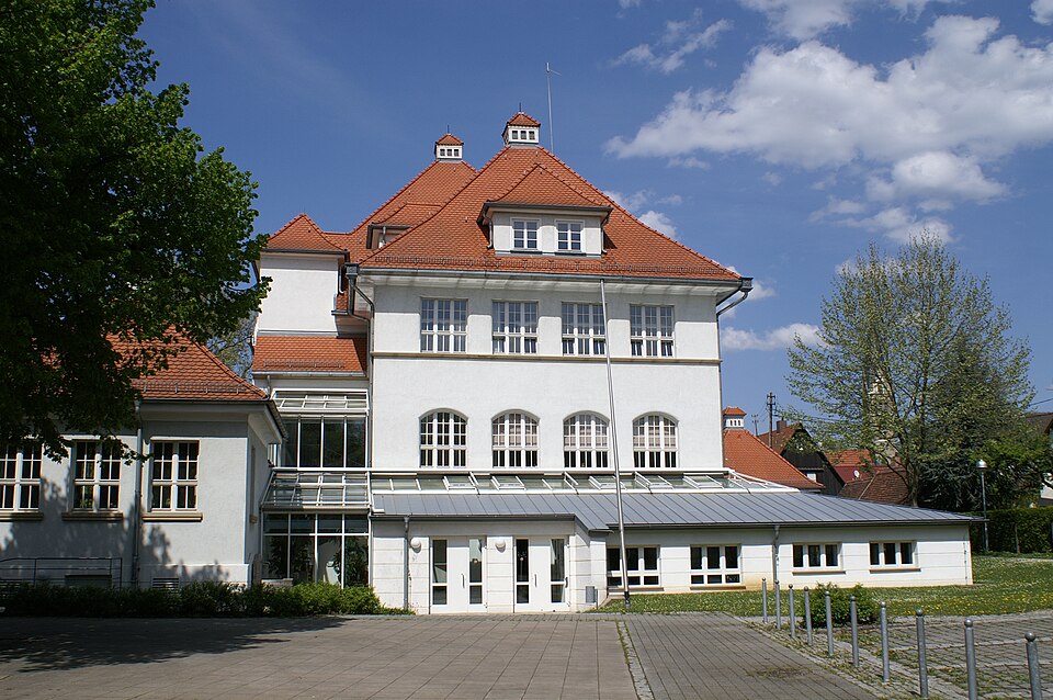 Umzug von Salach nach Zypern per Container: Salach; Rathaus