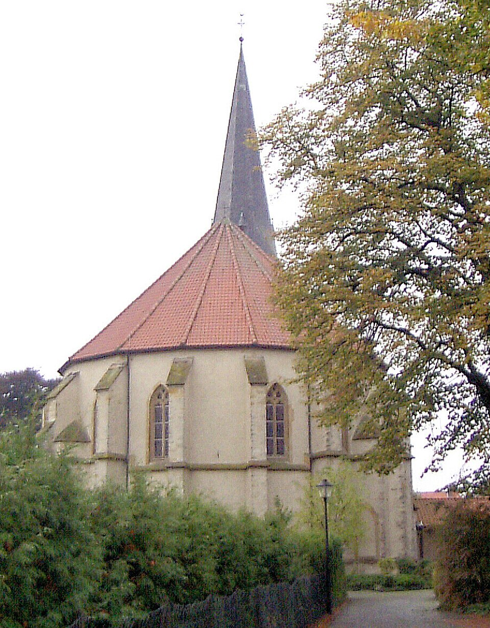 Umzug von Sassenberg nach Zypern per Container: Füchtorf, katholische Kirche, Schiff in Sassenberg