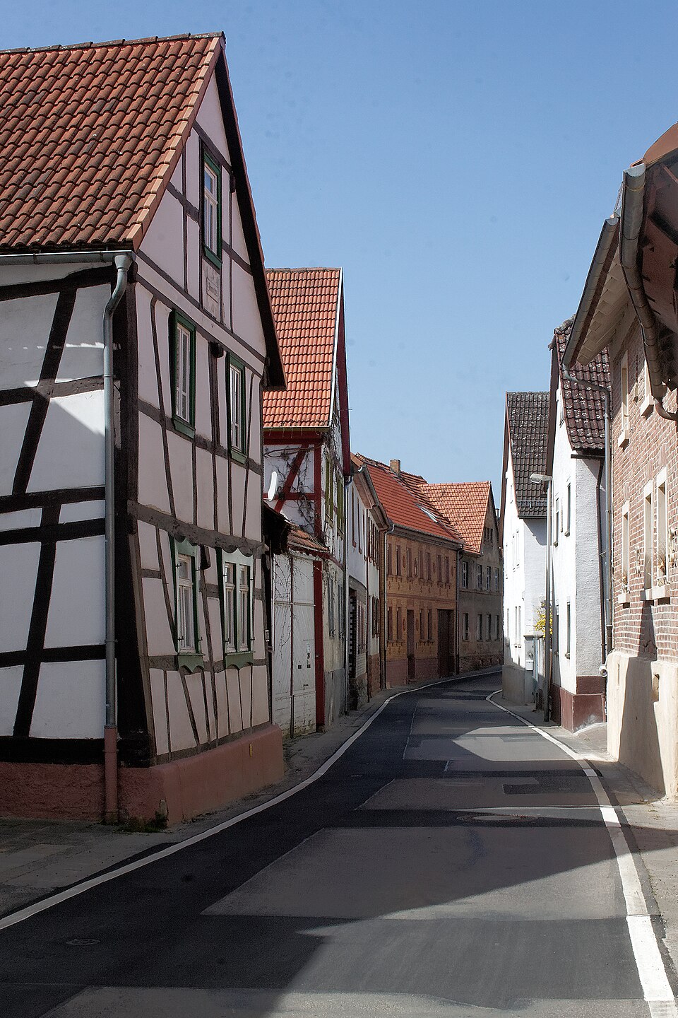 Umzug von Schaafheim nach Zypern per Container: Radheim Hauptstrasse in Schaafheim