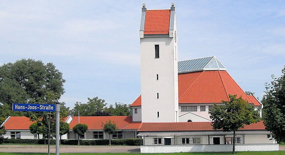 Umzug von Schallstadt nach Zypern per Container: Schallstadt, Kirche St. Blasius – Foto: Rauenstein, CC BY-SA 3.0, via Wikimedia Commons Umzug von Schallstadt nach Zypern per Container: Schallstadt, Kirche St. Blasius