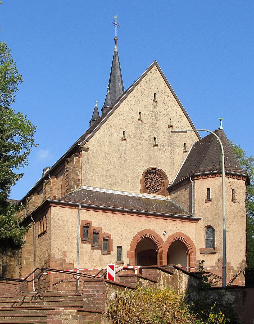 Umzug von Schiffweiler nach Zypern per Container: Stennweiler St. Barbara in Schiffweiler