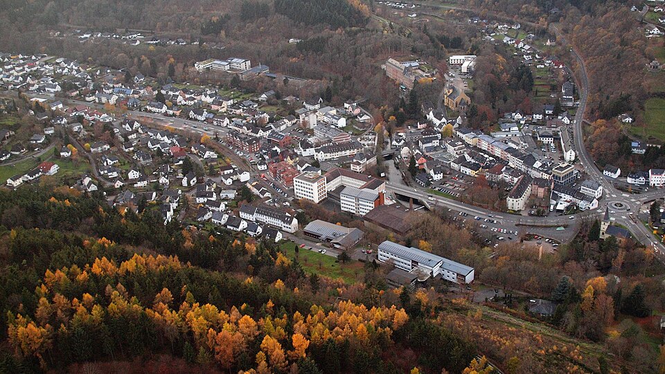 Umzug von Schleiden nach Zypern per Container: Stadtansicht Schleiden – Foto: Wolkenkratzer, CC BY-SA 4.0, via Wikimedia Commons Umzug von Schleiden nach Zypern per Container: Stadtansicht Schleiden