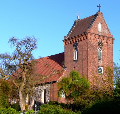 Umzug von Schönkirchen nach Zypern per Container: Marienkirche Schönkirchen – Foto: Andreas777, CC BY-SA 3.0, via Wikimedia Commons Umzug von Schönkirchen nach Zypern per Container: Marienkirche Schönkirchen