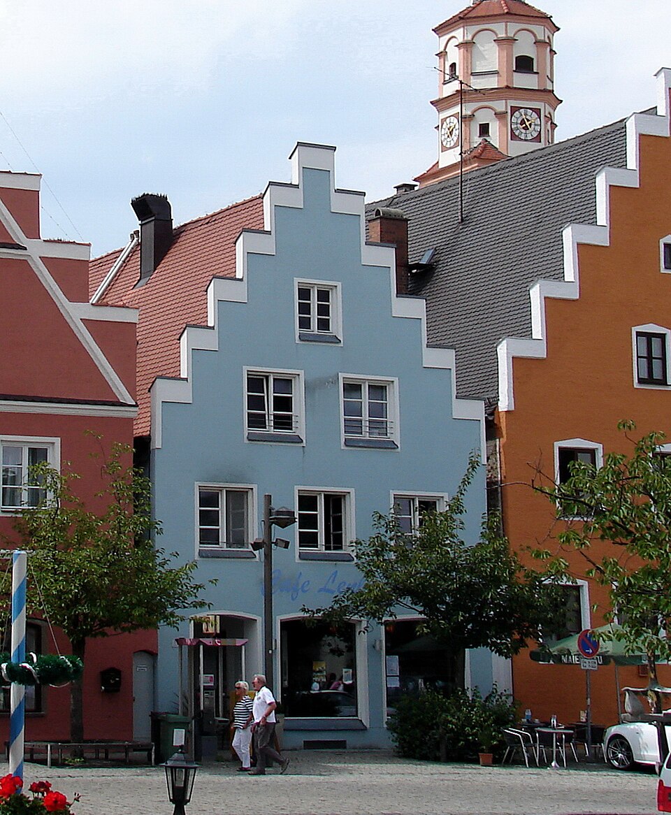 Umzug von Schrobenhausen nach Zypern per Palette: Schrobenhausen Lenbachplatz – Foto: H. Helmlechner, CC BY-SA 3.0, via Wikimedia Commons Umzug von Schrobenhausen nach Zypern per Palette: Schrobenhausen Lenbachplatz