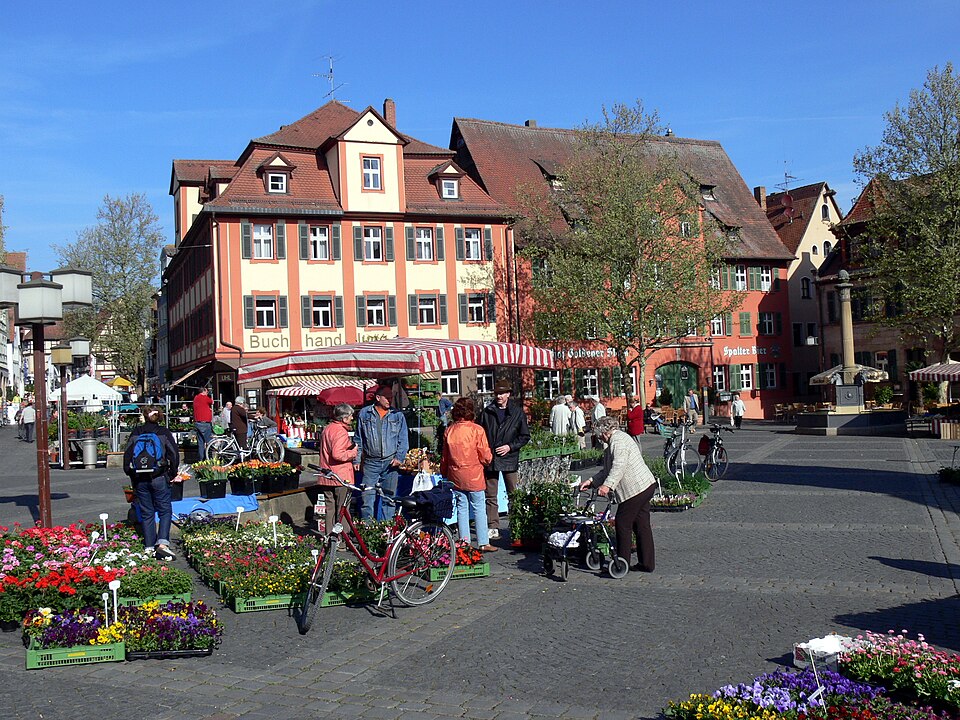 Umzug von Schwabach nach Zypern per Container: Marktplatz in Schwabach – Foto: Wolfgang Sauber, CC BY-SA 3.0, via Wikimedia Commons Umzug von Schwabach nach Zypern per Container: Marktplatz in Schwabach