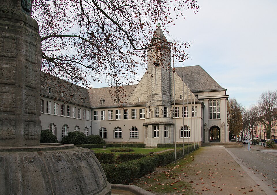 Umzug von Schwerte nach Zypern per Container: Rathaus Schwerte – Foto: Helfmann, CC BY-SA 3.0, via Wikimedia Commons Umzug von Schwerte nach Zypern per Container: Rathaus Schwerte