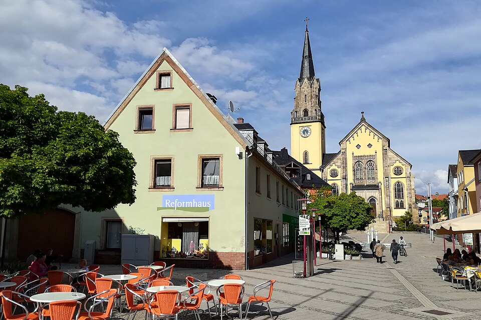 Umzug von Selb nach Zypern per Container: St. Andreas Selb – Foto: H.Helmlechner, CC BY-SA 4.0, via Wikimedia Commons Umzug von Selb nach Zypern per Container: St. Andreas Selb