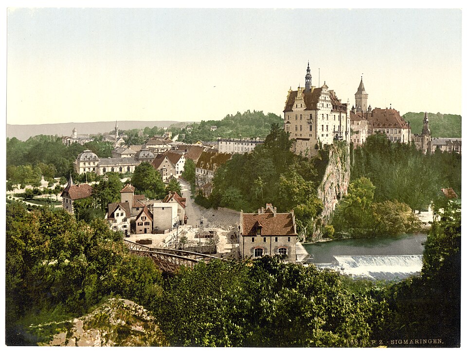 Umzug von Sigmaringen nach Zypern per Container: Sigmaringen Schloss – Foto: Unknown authorUnknown author, Public domain, via Wikimedia Commons Umzug von Sigmaringen nach Zypern per Container: Sigmaringen Schloss
