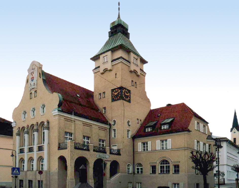 Umzug von Simbach am Inn nach Zypern per Container: Rathaus-simbach-am-inn in Simbach am Inn – Foto: Blauer elephant, wolpertinger, Regi51, Public domain, via Wikimedia Commons Umzug von Simbach am Inn nach Zypern per Container: Rathaus-simbach-am-inn in Simbach am Inn