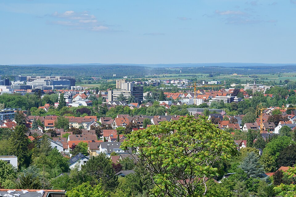 Umzug von Sindelfingen nach Zypern per Container: Blick über Sindelfingen – Foto: Giftzwerg 88, CC BY-SA 3.0, via Wikimedia Commons Umzug von Sindelfingen nach Zypern per Container: Blick über Sindelfingen