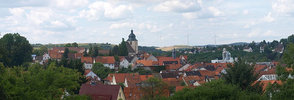 Umzug von Sontra nach Zypern per Container: Sontra panoram Altstadt – Foto: 2micha, CC BY-SA 3.0, via Wikimedia Commons Umzug von Sontra nach Zypern per Container: Sontra panoram Altstadt