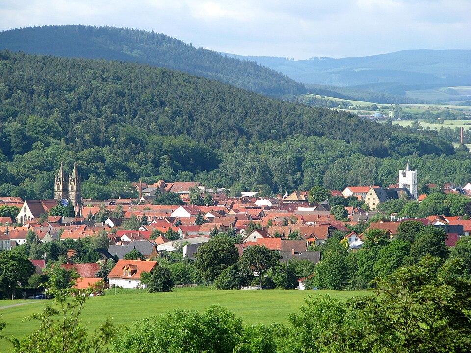 Umzug von Stadtilm nach Zypern per Container: Stadtansicht Stadtilm – Foto: Michael Fiegle, CC BY-SA 3.0, via Wikimedia Commons Umzug von Stadtilm nach Zypern per Container: Stadtansicht Stadtilm