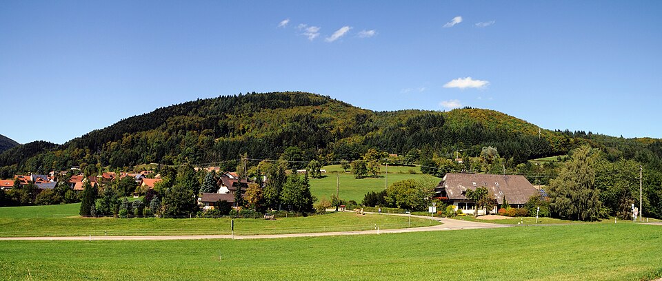Umzug von Steinen nach Zypern per Container: Hofen in Steinen