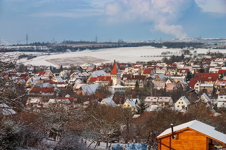 Umzug von Steinheim an der Murr nach Zypern per Container: Höpfigheim, Ansicht von Süden im Winter in Steinheim an der Murr