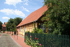 Umzug von Stolzenau nach Zypern per Container: Freihof Stolzenau – Foto: Equord1, CC BY-SA 3.0, via Wikimedia Commons Umzug von Stolzenau nach Zypern per Container: Freihof Stolzenau