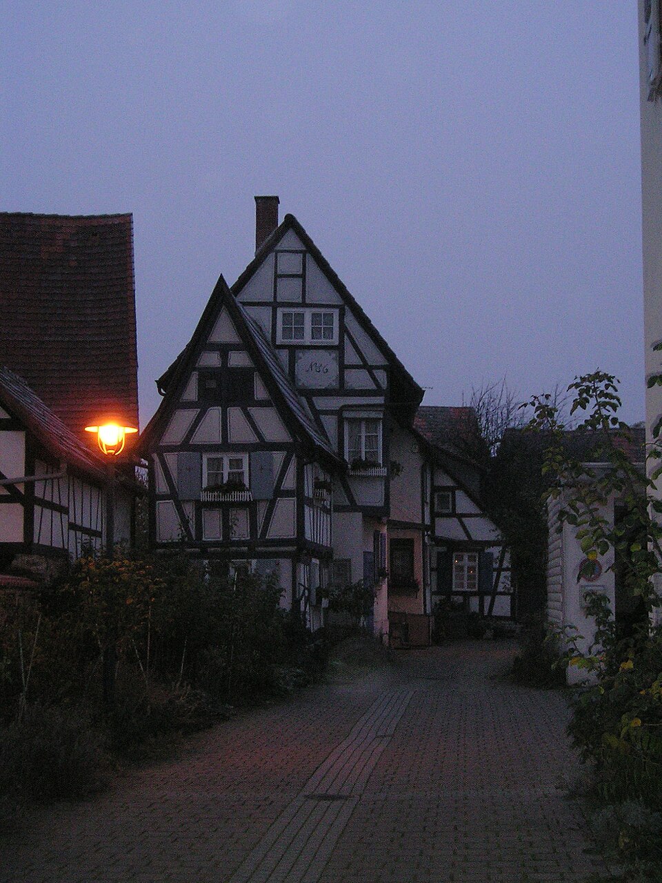 Umzug von Stutensee nach Zypern per Container: Stutensee Germany Rathausgaessle – Foto: Badener, CC BY-SA 3.0, via Wikimedia Commons Umzug von Stutensee nach Zypern per Container: Stutensee Germany Rathausgaessle