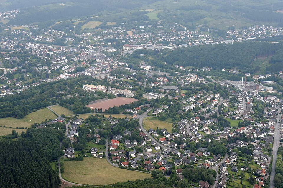 Umzug von Sundern (Sauerland) nach Zypern per Container: Sundern in Sundern (Sauerland) – Foto: Petra Klawikowski, CC BY-SA 3.0, via Wikimedia Commons Umzug von Sundern (Sauerland) nach Zypern per Container: Sundern in Sundern (Sauerland)