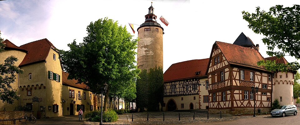 Umzug von Tauberbischofsheim nach Zypern per Container: Tauberbischofsheim Türmersturm – Foto: Reinhard Kirchner, CC BY-SA 3.0, via Wikimedia Commons Umzug von Tauberbischofsheim nach Zypern per Container: Tauberbischofsheim Türmersturm