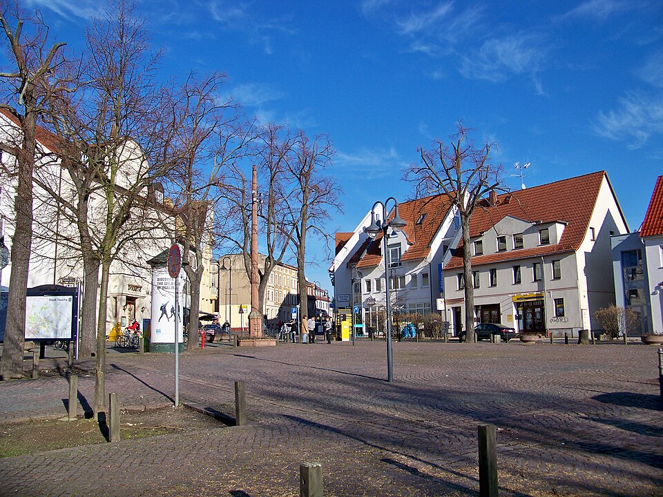 Umzug von Taucha nach Zypern per Container: Taucha Marktplatz – Foto: Joeb07, CC BY 3.0, via Wikimedia Commons Umzug von Taucha nach Zypern per Container: Taucha Marktplatz