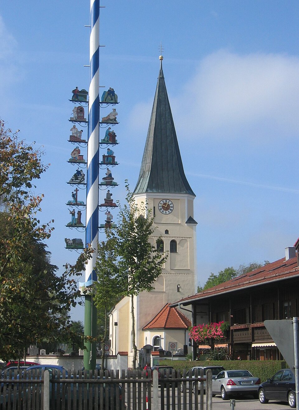 Umzug von Taufkirchen nach Zypern per Container: Taufkirchen st johannes – Foto: Hoffmanr at German Wikipedia, CC BY-SA 3.0, via Wikimedia Commons Umzug von Taufkirchen nach Zypern per Container: Taufkirchen st johannes